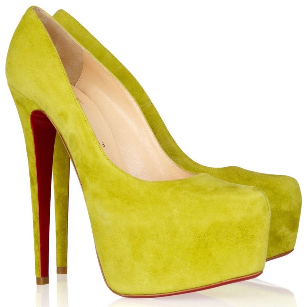 Christian Louboutin size 39 yellow suede Daf. 160
